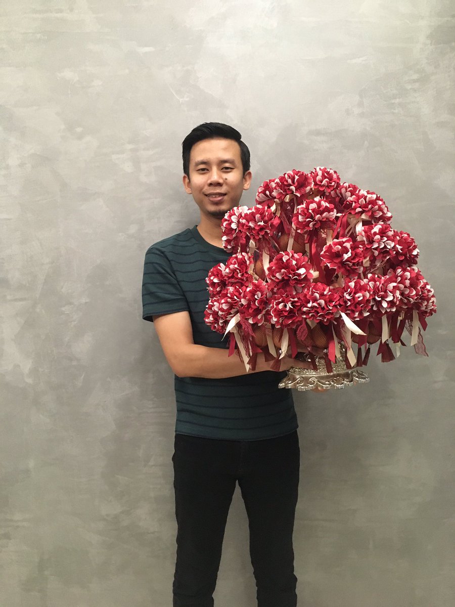 Dis - BBQ dengan kawan. Celebrate our 2nd anniversary. Majlis perkahwinan abang ipar.