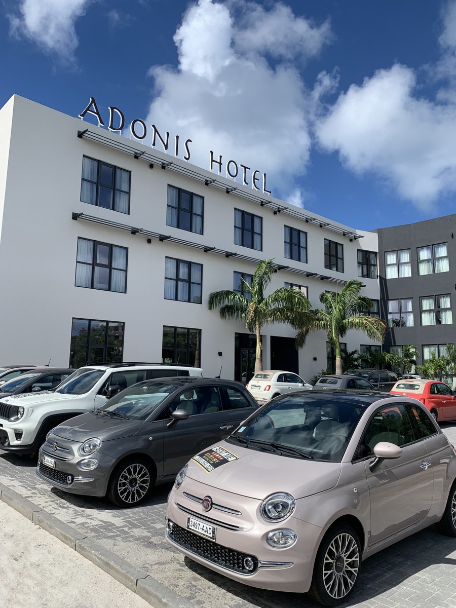 J ai juste le plaisir de vous informer que notre hôtel Adonis Saint Martin fête son 1er anniversaire.

Merci à toutes les personnes ayant permis la réalisation de ce projet audacieux