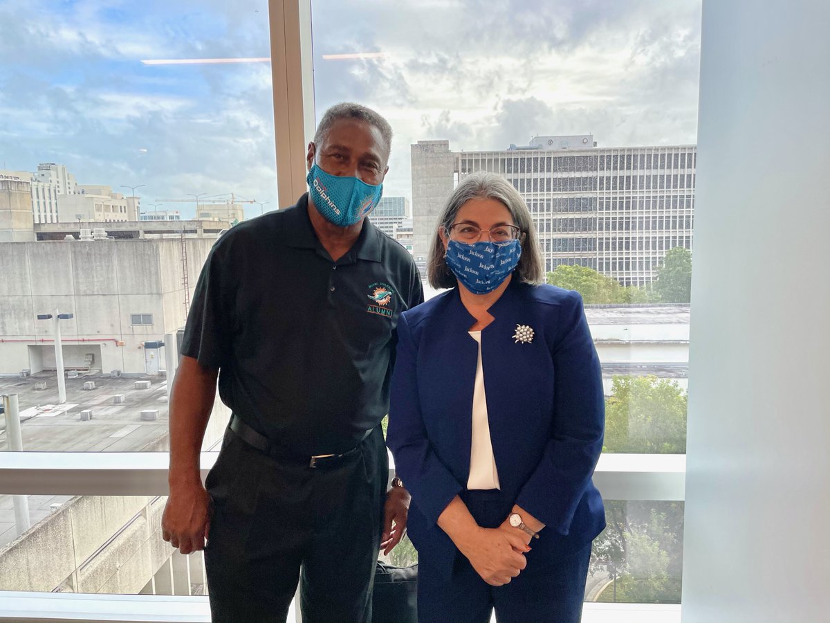 It's critical that we work to build trust and confidence in the safety and effectiveness of the vaccine, and I’m grateful to  @EmilioEstefanJr,  @NatMoore89 and the other residents vaccinated today for being an example to our community.