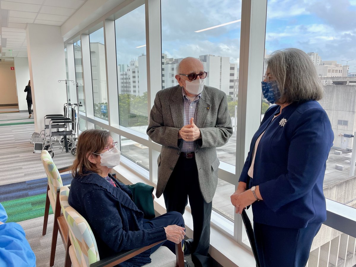 It's critical that we work to build trust and confidence in the safety and effectiveness of the vaccine, and I’m grateful to  @EmilioEstefanJr,  @NatMoore89 and the other residents vaccinated today for being an example to our community.