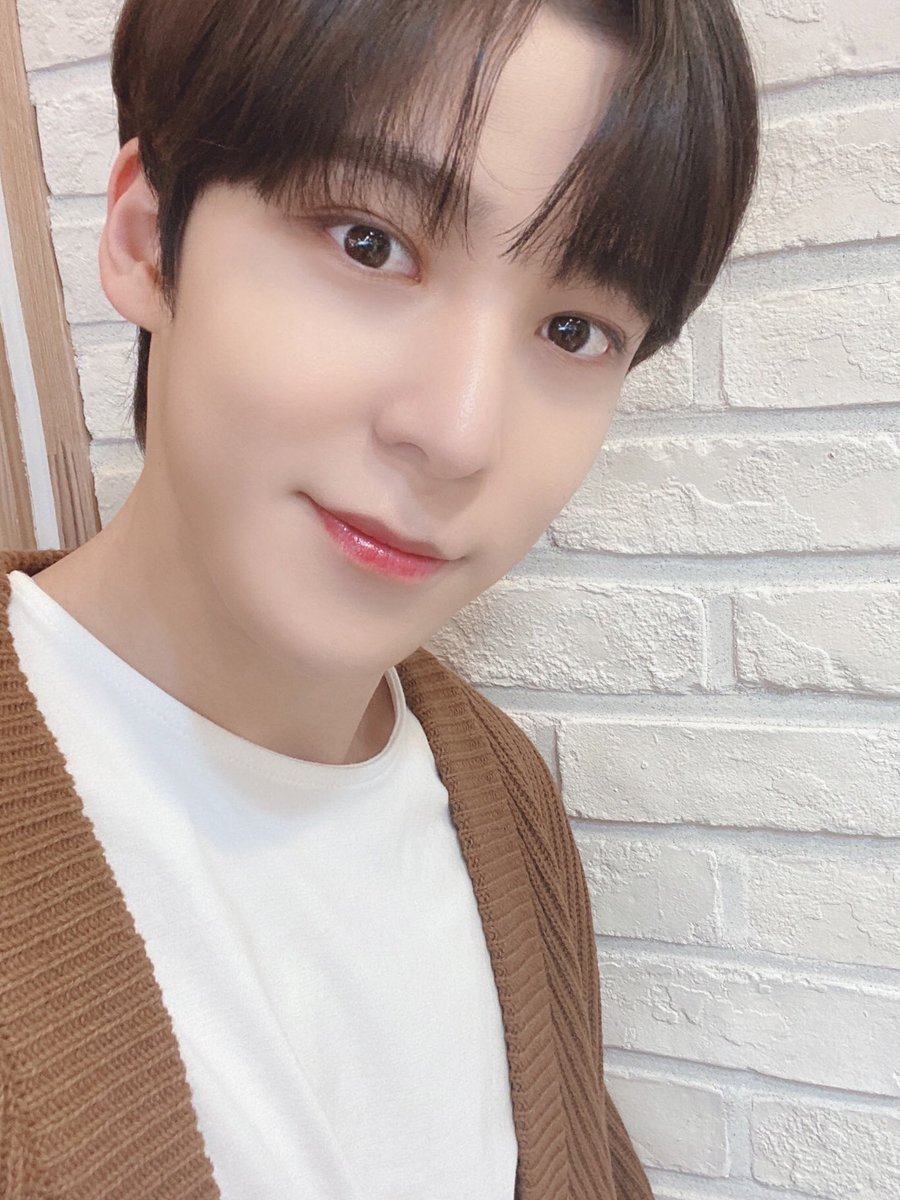 [#윤호] 오늘 날씨가 많이 춥대요… ㅠㅠㅜ 에이티니 감기 조심!!💕💕
#ATEEZ #에이티즈