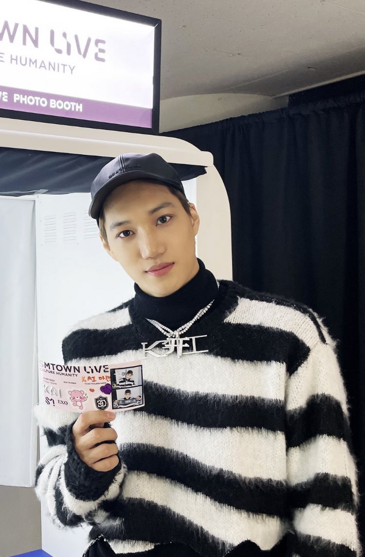 httpmyungs's tweet photo. 🖇 𝐝𝐚𝐲 𝟑𝟔𝟓 𝐨𝐟 𝟑𝟔𝟔
            ╰♡ #jongin

2020 you disgust me https://t.co/qrNbq19grl