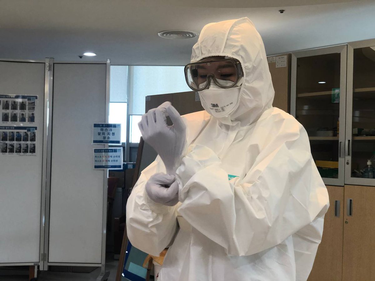 shy740's tweet image. 2020년 마지막날, 저는 코로나 의료인력에 자원하여 일산병원에 와있습니다. 최근 미소요양병원 등 코호트 격리로 문제가 되었던 환자들이 속속들이 전원돼 들어올 예정입니다. 
3일간 확진환자 병동에서 생생한 현장의 소식 전달하겠습니다. 책임있는 여당의 일원으로서 열심히 대응하고 오겠습니다.