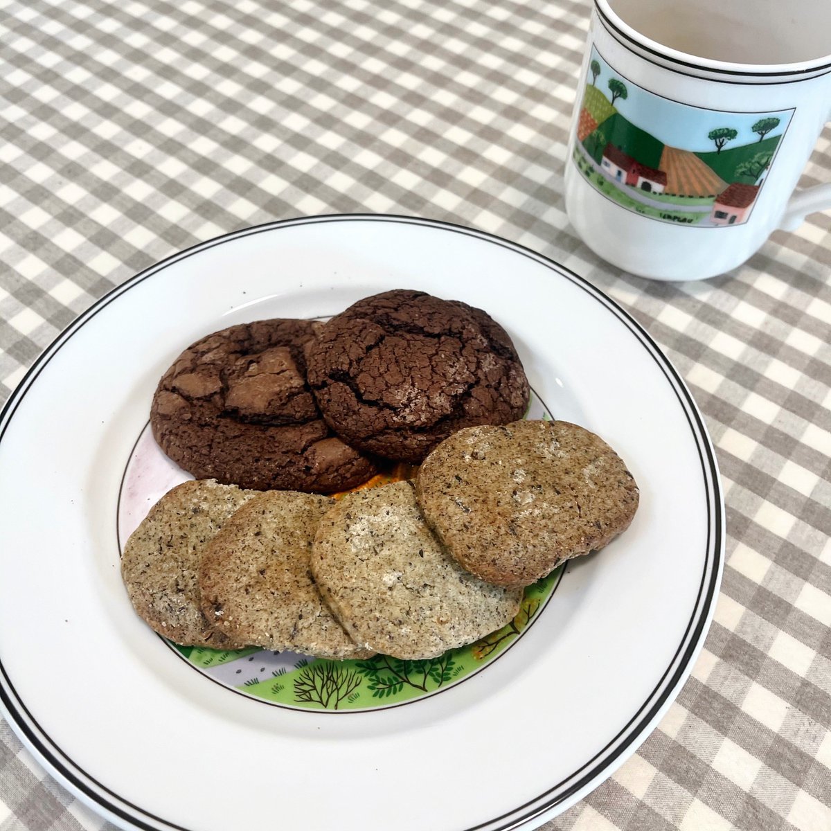 목노보단 작가님이 보내주신 쿠키 😍 얼그레이 향 너무 좋고 초코는 찐하고 완벽... 감사합니다💜💜 <a href="/nobodan_m/">목노보단</a>