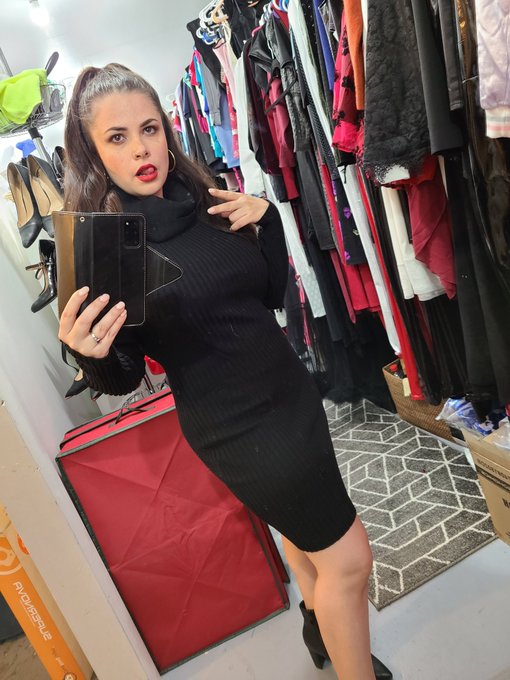 I'm cute n stuff. https://t.co/hyGxEjmDEm