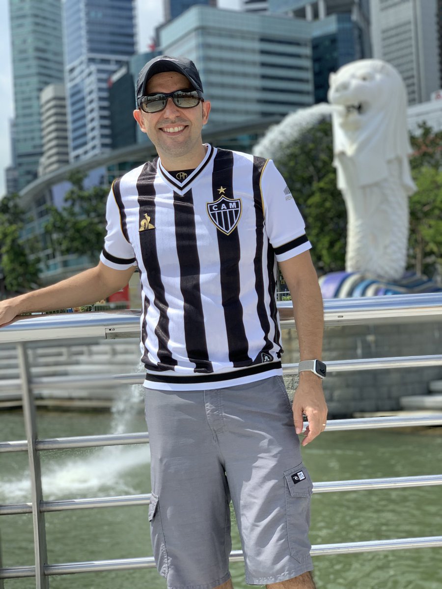 dedetz27's tweet photo. @_flaviomark : Manto também chega do outro lado do mundo! Chegou aqui em Singapura também! 🇸🇬 🇧🇷 #bicagalo 🖤🤍🙏🏼 https://t.co/ikjRsZnqMf