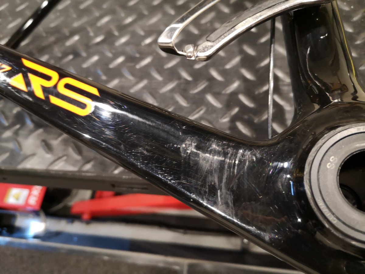3dfitjp's tweet photo. LOOK 785 HUEZ RS
磨きましょう!
#roadbike
#look
#785huez
#傷
#キレイ
#研磨
#ポリッシュ
#3Dfit https://t.co/sHkvwIE6cH