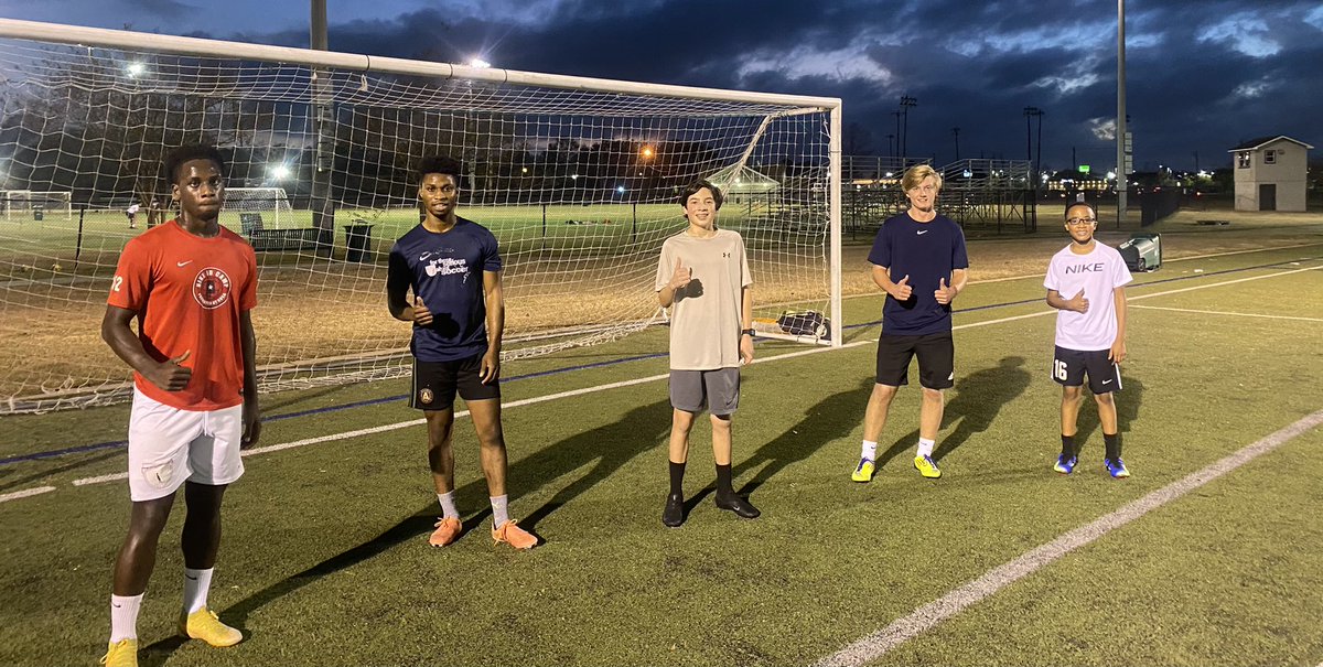 ogbonnasoccert's tweet photo. Full house today @ogbonnasoccerT #privatesoccerlessons #developingthenextgeneration ๐๐พโค๏ธ๐ค๐
โช๏ธ
โช๏ธ
โช๏ธ
My type of Wednesday funday with a group of ballers all ages in the lab๐ฅ
โช๏ธ
Iโm so blessed to be able to mentor all these talented young ballersโค๏ธ๐ค๐๐๐พ๐๐พ https://t.co/KWn1MF4sRE