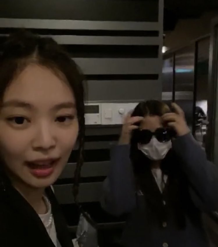 jensoo during jennie ig live