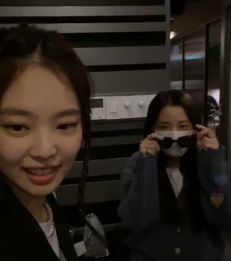 jensoo during jennie ig live