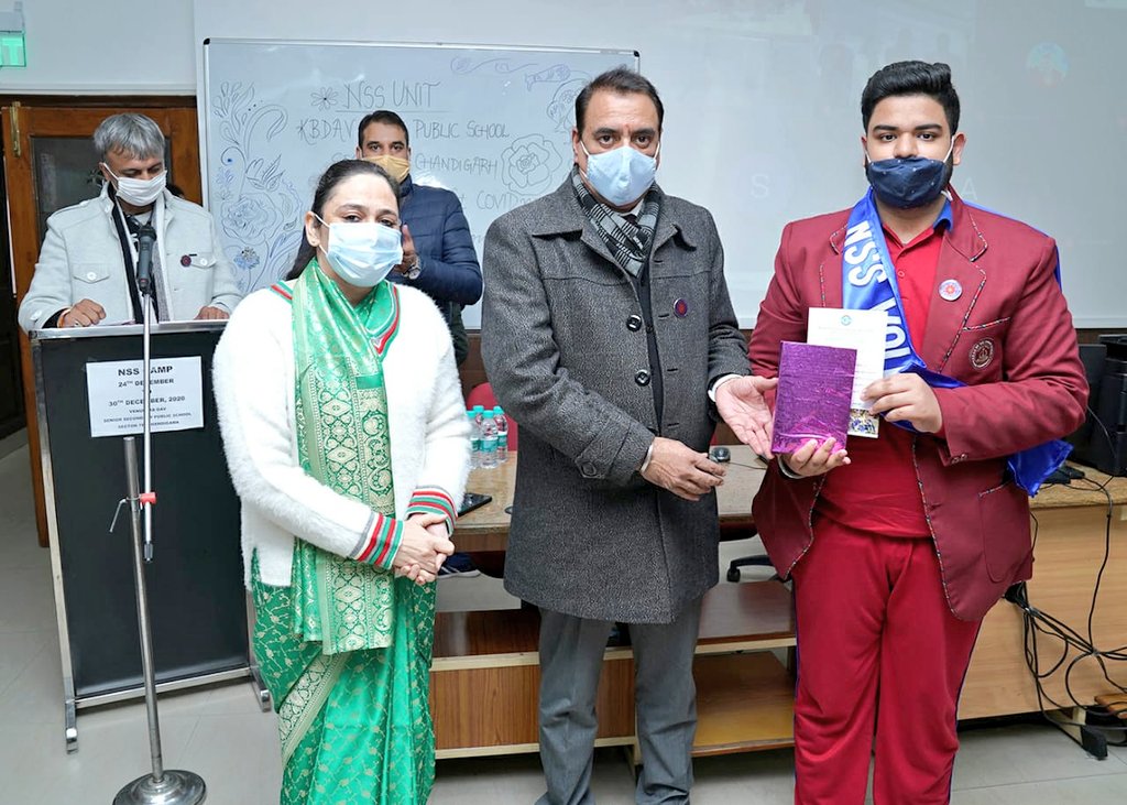 NSSRDChandigarh's tweet photo. #Not_ME_But_YOU
#COVID19unlock
#NSSvolunteers of KBDAV motivated with #OnlineYouthTalks of @iBikramRana SLO-CHD followed by an appeal to share #CampLearnings on #COVID19 in their respective areas for #CommunityAwareness during #UnlockProcess of pandemic.
#7DaysSpecialCamping2020 https://t.co/Ig2tD8fhux