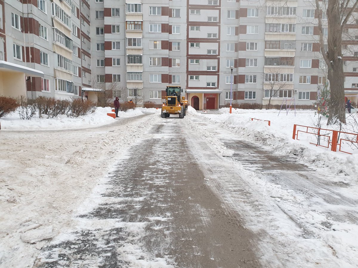 megalinkmc's tweet photo. Уборка снега ул. Карбышева 32 https://t.co/ztWjwwD7HF