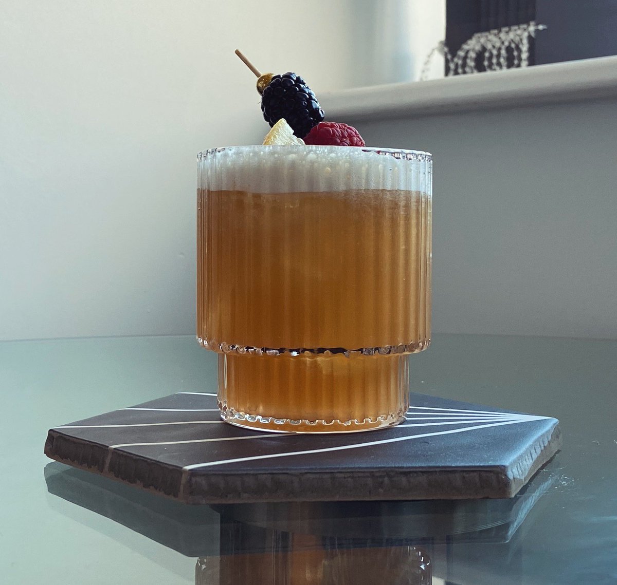 chillingglassuk's tweet photo. Amaretto Sour #HappyNewYear2021 

Full Recipe Here: https://t.co/GKglXZuCIJ https://t.co/S799xJQwXr
