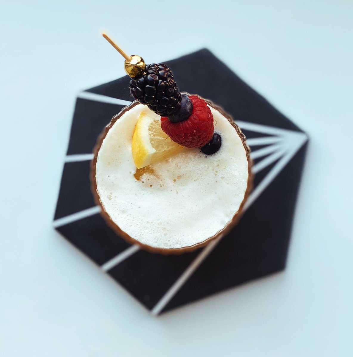 chillingglassuk's tweet photo. Amaretto Sour #HappyNewYear2021 

Full Recipe Here: https://t.co/GKglXZuCIJ https://t.co/S799xJQwXr