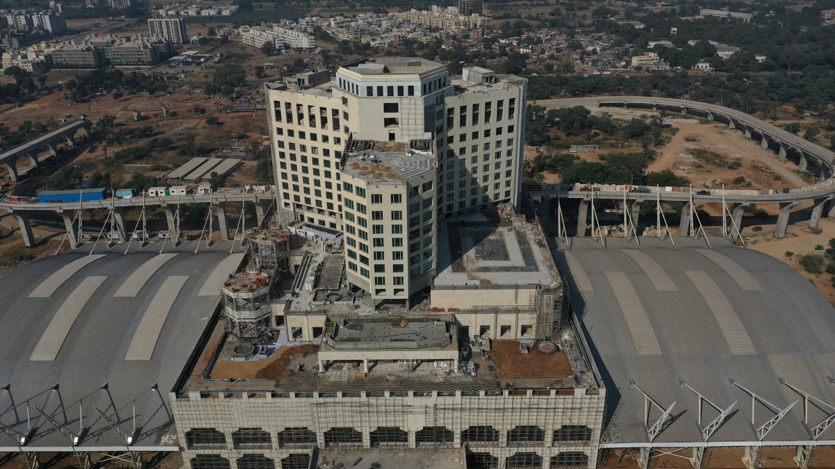 Junkie4news_'s tweet image. Gandhinagar Railway Station 2010
Gandhinagar Railway Station 2020

#decadechange 
#NewYearNewRailway 
#NewYear2021 
#newyearresolution2021