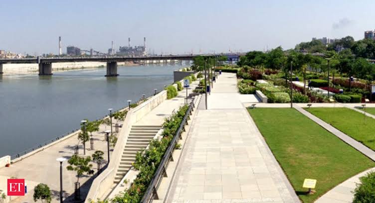 Junkie4news_'s tweet image. Sabarmati River 2010
Sabarmati Riverfront 2020

#decadechange
#HappyNewYear
#NewYear2021 
#HappyNewYear2021