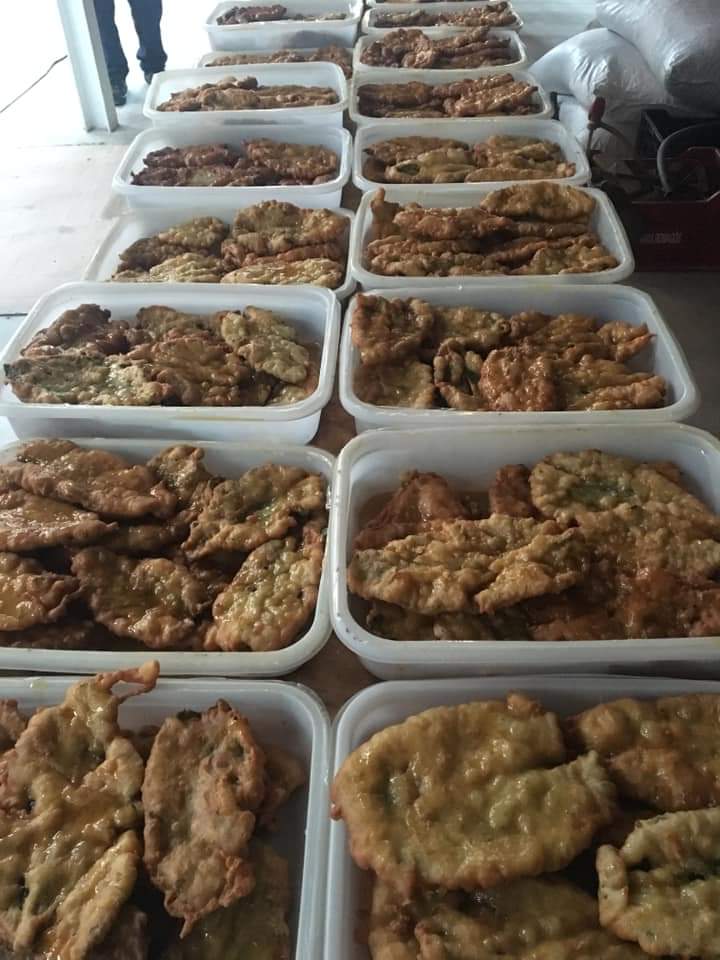 La borraina és una planta silvestre que arriba amb el fred. A les TE es menja arrebossada i banyada amb mel. Ho expliquem als elements de l'IPCITE “hortofructicultura” i “la producció de la mel”. A Masdenverge la nit de #capdany fan una borrainada popular a la plaça.