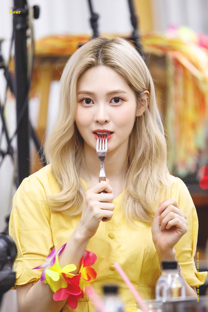 200808 HQ

 #DIA #예빈 #다이아 #YEBIN #백예빈 <a href="/dia_official/">다이아 DIA</a>