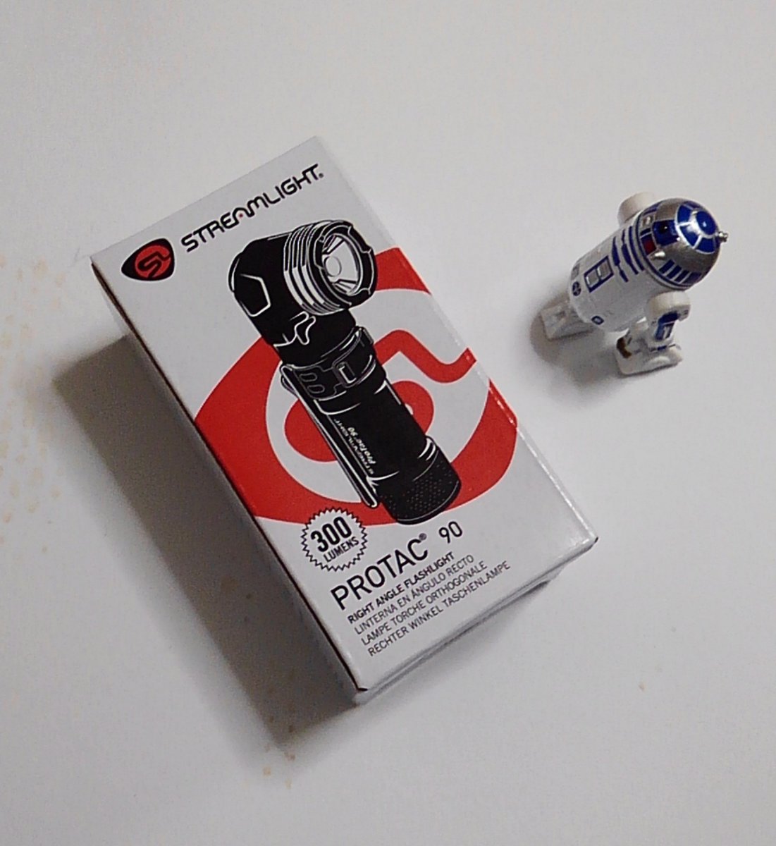 Snttm On Twitter フラッシュライト今年の一本 フラッシュライト今年の一本2020 常に鞄の中に入れておきたい Streamlight Polytac90 を選びました やはり 1aaモデルは外せません この形状ならではの高い機能性 Cr123aも使える プログラムも有る 実に守備範囲の