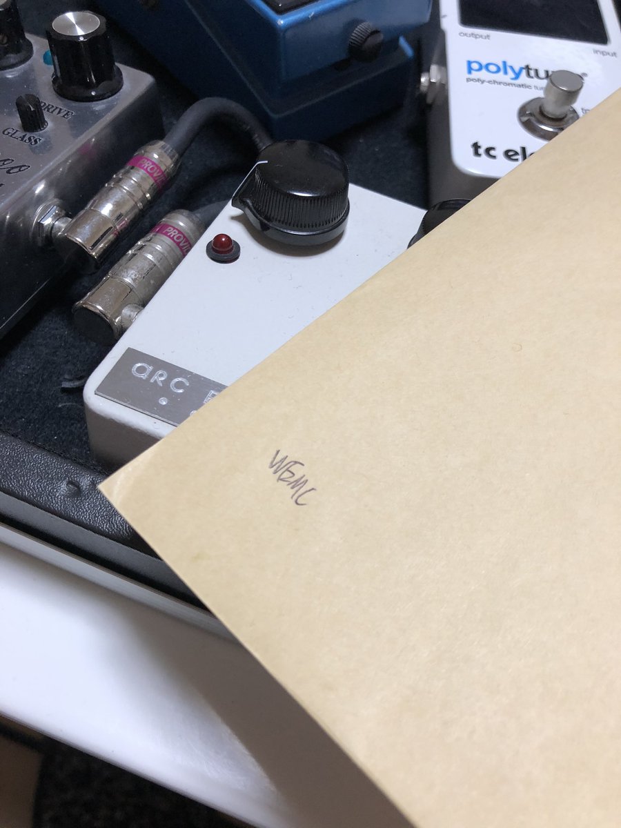 ducakazu's tweet photo. 買ってしまった。だってカワイイんだもん。どこに貼ろうか正月休みの楽しみだ。
#worldsendmotorcycleclub #wemc https://t.co/YcPn3DVPOW