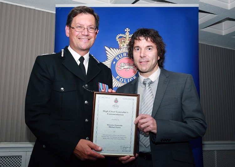 SurreyPolice's tweet photo. 🎉Congrats to former Det Con Mike Taylor, awarded Queen’s Police Medal in New Year Honours after dedicating 30-year career to frontline of serious investigations+bringing offenders to justice, as well as tutoring numerous detectives. Well done! 🎉 https://t.co/m17ThlTcJc