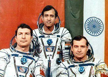 21. Astronaut Rakesh Sharma said India looks saare jahaan se achcha from spaceFormer Prime Minister Indira Gandhi asked the first Indian in space, Rakesh Sharma, about how India looked from space. His response was our famous patriotic song, "Saare Jahaan Se Achcha."