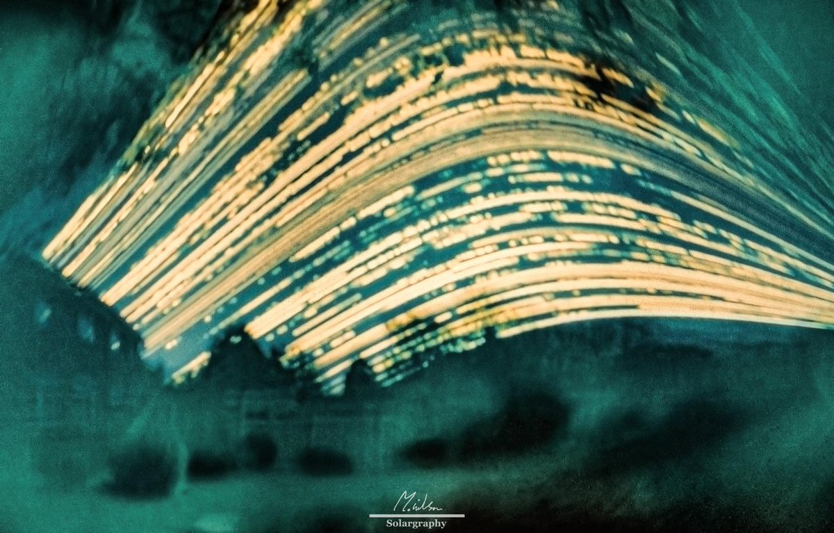 mwilsonastro's tweet photo. Solargraph from my back garden.
EXIF data:
📷 Pinhole camera
🎞 Ilford photographic paper
🌈 1x 186 day exposure
⏰ 27/06/2020 - 19/12/2020
🌍 Norfolk, UK
#longexposure #solargraph #solargraphy #solargraphs #pinholephotography #pinholecamera https://t.co/AXeKNE848L