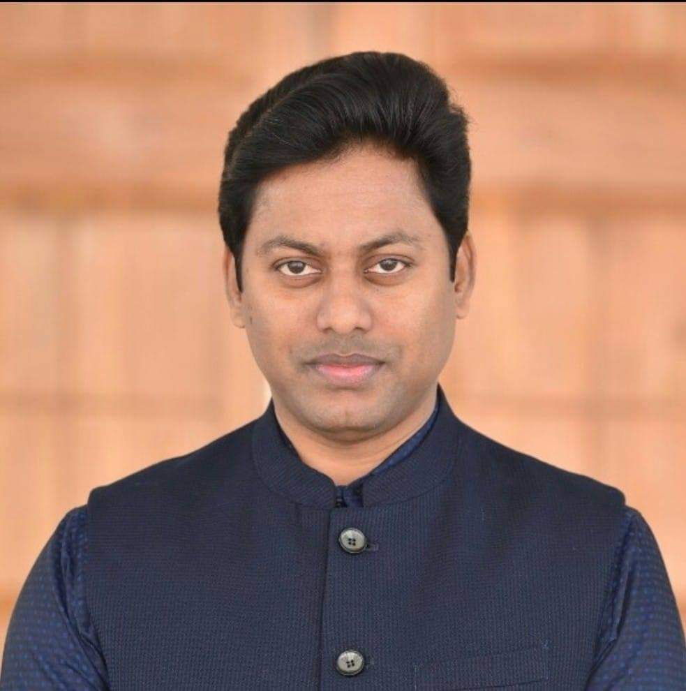 BarkatakiMantu's tweet image. #Assam के तेजपुर लोकसभा क्षेत्र से सांसद तथा @BJP4Assam  के महामंत्री श्री @pallablochandas जी को जन्मदिन की हार्दिक बधाई एवं मंगलमय शुभकामनाएं ।

माँ कामाख्या देवी जी से प्रार्थना हैं, आप सदा स्वस्थ रहे और दीर्घायु हो ।

#PallabLochanDas