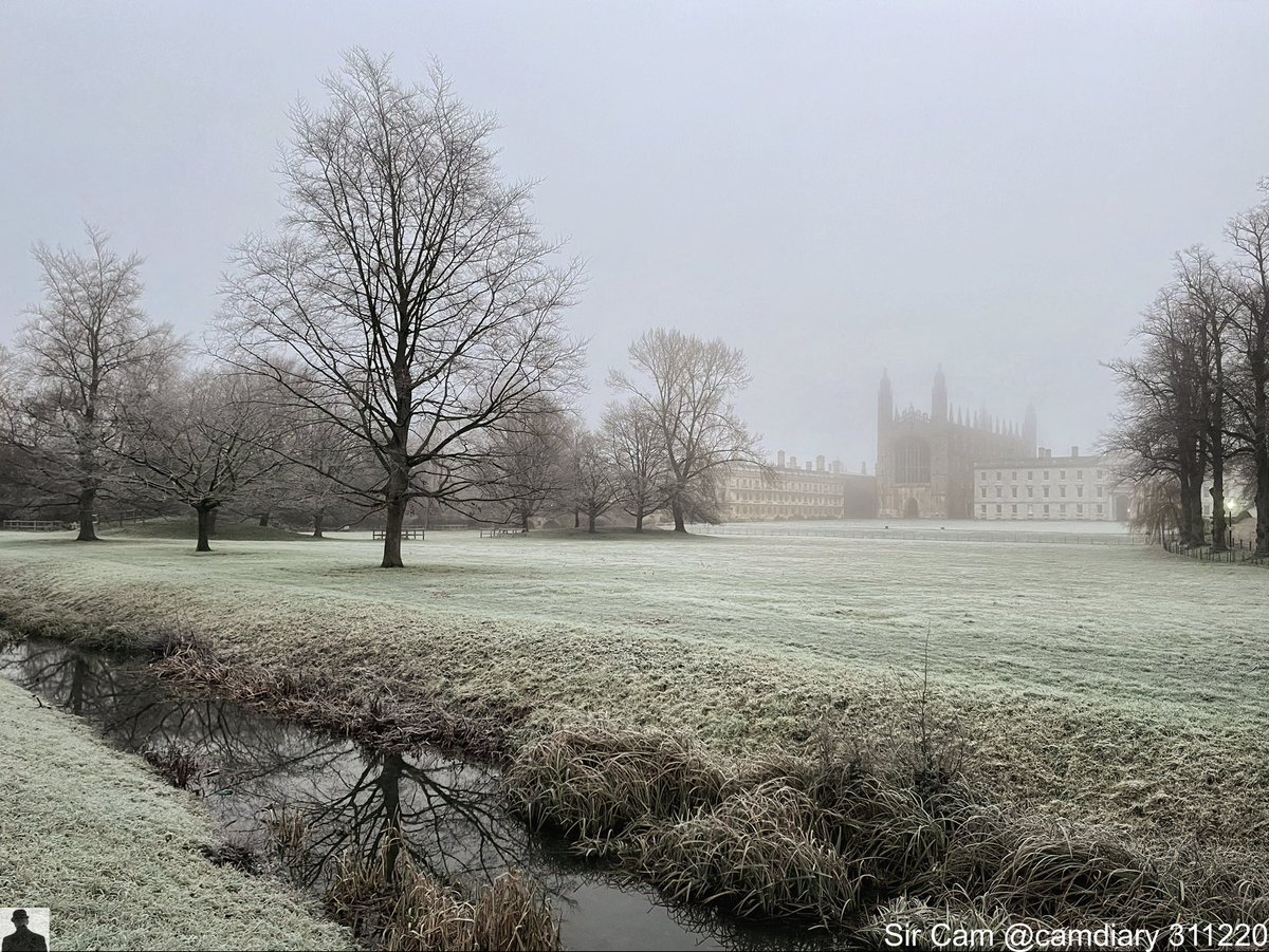 Cambridge, 31 December 2020 - flickr.com/photos/camdiar… #NewYearsEve #GoodBye2020 King’s College Chapel 6/40