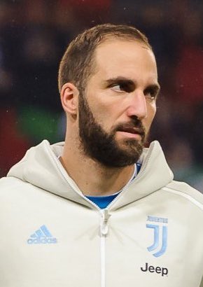 Thread of some football traitors who played for rival clubs.1. GONZALO HIGUAIN- JUVENTUS/NAPOLI
