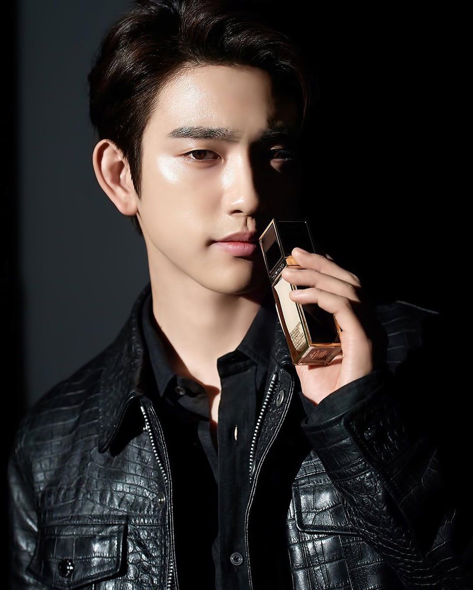 he advertised multiple Tom Ford products such as perfume, lip sticks and make up  #진영  @GOT7Official