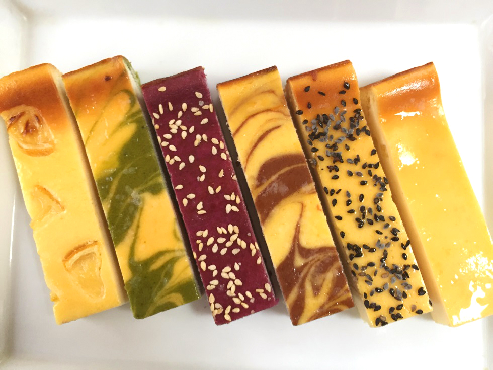 川越市 財政課です 毎日更新 今日のふるさと納税ピックアップ いわたコーポレーションの 小江戸スティック おいも チーズケーキセット です ６種類のチーズケーキとスティックタイプの大学いもがお楽しみいただけます 大学いも チーズ