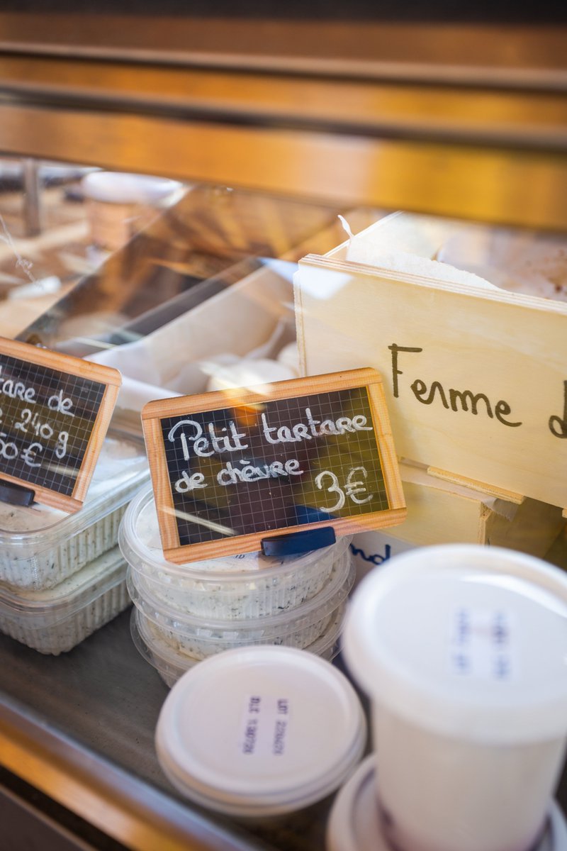 🎉 Passage à la #NouvelleAnnée à Arêches :

▶️ Marché de Producteurs locaux de 1⃣4⃣h à 1⃣8⃣h 🧀
▶️ Spectacle musical de rue Les #Tontons 🎶
▶️ #Feu d'artifices à 1⃣8⃣h depuis votre balcon au plus proche d'#Arêches ! 🎆