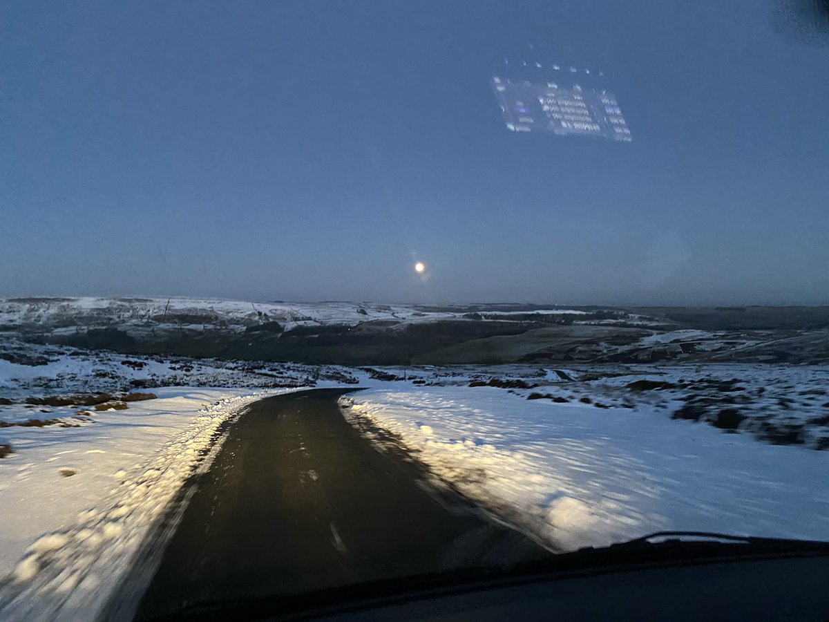 36clare's tweet image. North Yorkshire last night #beautifulbutcold