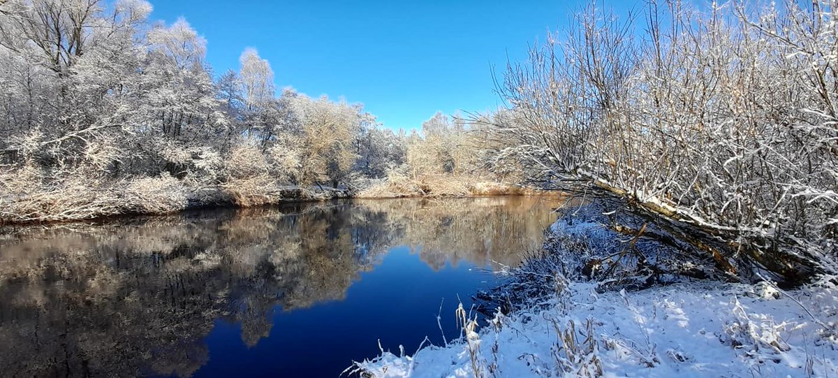 CamnethanPriory's tweet photo. The extraordinary Dalzell House by the Clyde, as tweeted about by @Fluffy_LeMonde yesterday - more photos from Clyde Valley Explorer Colin Sinnett! @VsitLanarkshire @nlccountryparks @nlcpeople @jacksloanart  @SMacGal @HistEnvScot @ScottClydeTrail @gmacg_1 #LanarkshireIsBeautiful https://t.co/Y3xE2LH2ux