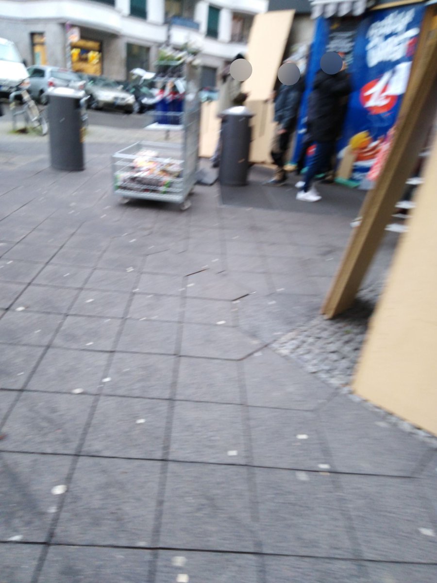 Sama32Haus's tweet photo. #Nordkiez #Samariterviertel Worauf bereitet sich denn die #Koofhalle Rigaer/Voigt vor? https://t.co/J4UiGtIcuw