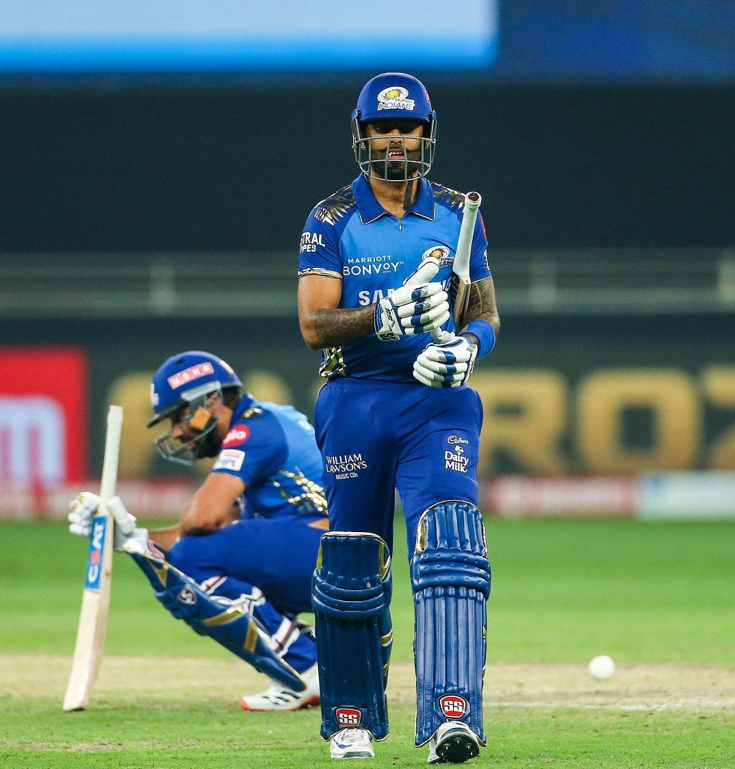 Paccia24's tweet photo. #SuryakumarYadav #RohitSharma #MumbaiIndians #Sportsmansip at itβs Best . #AjinkyaRahane #RavinderJadeja #TeamIndia Both teams went out to win the match ππππππππππππππ https://t.co/yms1RAGFEq