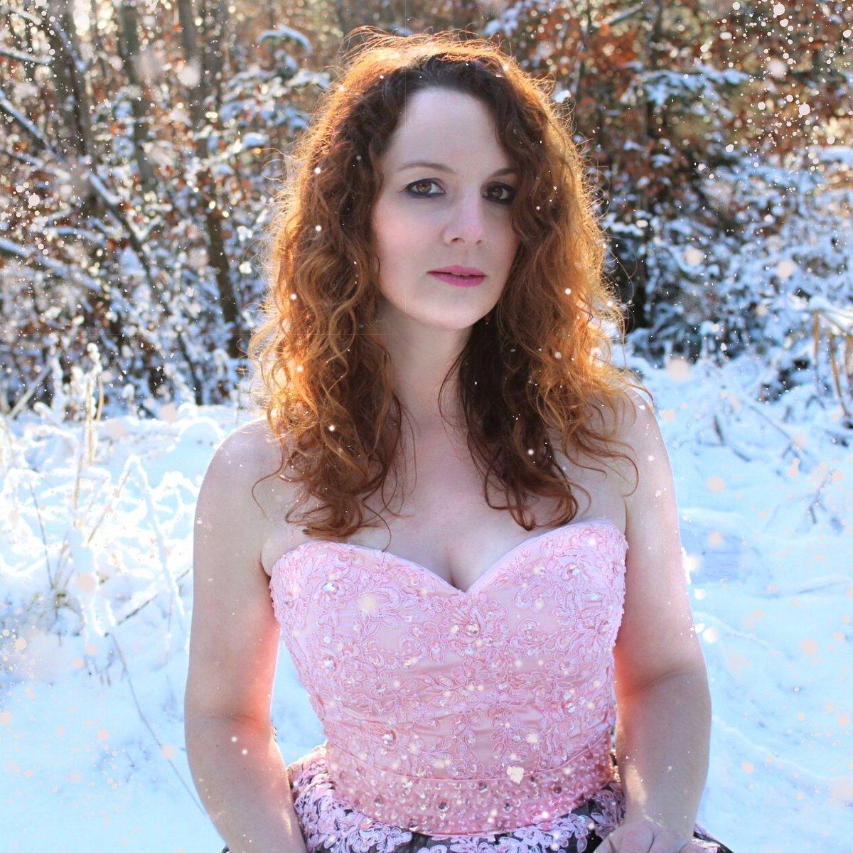 Ein anstrengendes &amp; außergewöhnliches Jahr geht zu Ende. Und obwohl ich froh bin, dass 2020 bald Geschichte ist, gab es auch schöne Momente &amp; Augenblicke, die ich nicht missen möchte. Rutscht gut rüber &amp; bleibt gesund! Alles Liebe ❤️

#silvester #silvester2020 #happynewyear