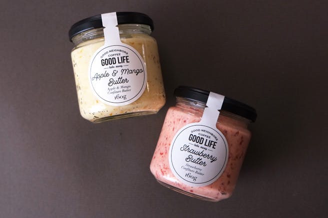 Campfire 公式 キャンプファイヤー くちどけ新食感 幸せのフルーツバター でみんなを笑顔にしたい 真っ赤ないちごを贅沢に使った いちごバター 甘酸っぱい林檎と完熟マンゴーに濃厚バターを合わせた アップル マンゴーバター をお届け