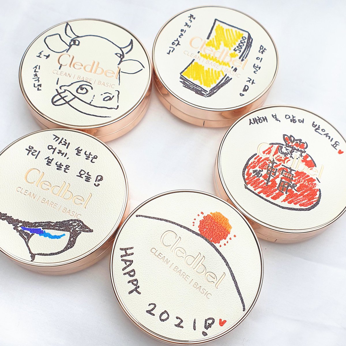 serngyoun's tweet image. ㅤ

#Seungyeon painted sweat and sweat
2021 #Cled Bell New Year Cushion Who wants to have it! when you participate in the event Seungyeon New Year&apos;s cushion with a New Year&apos;s feel cute Seungyeon gets a certified photo! let&apos;s go to Instagram and participate!

ㅤ ㅤ