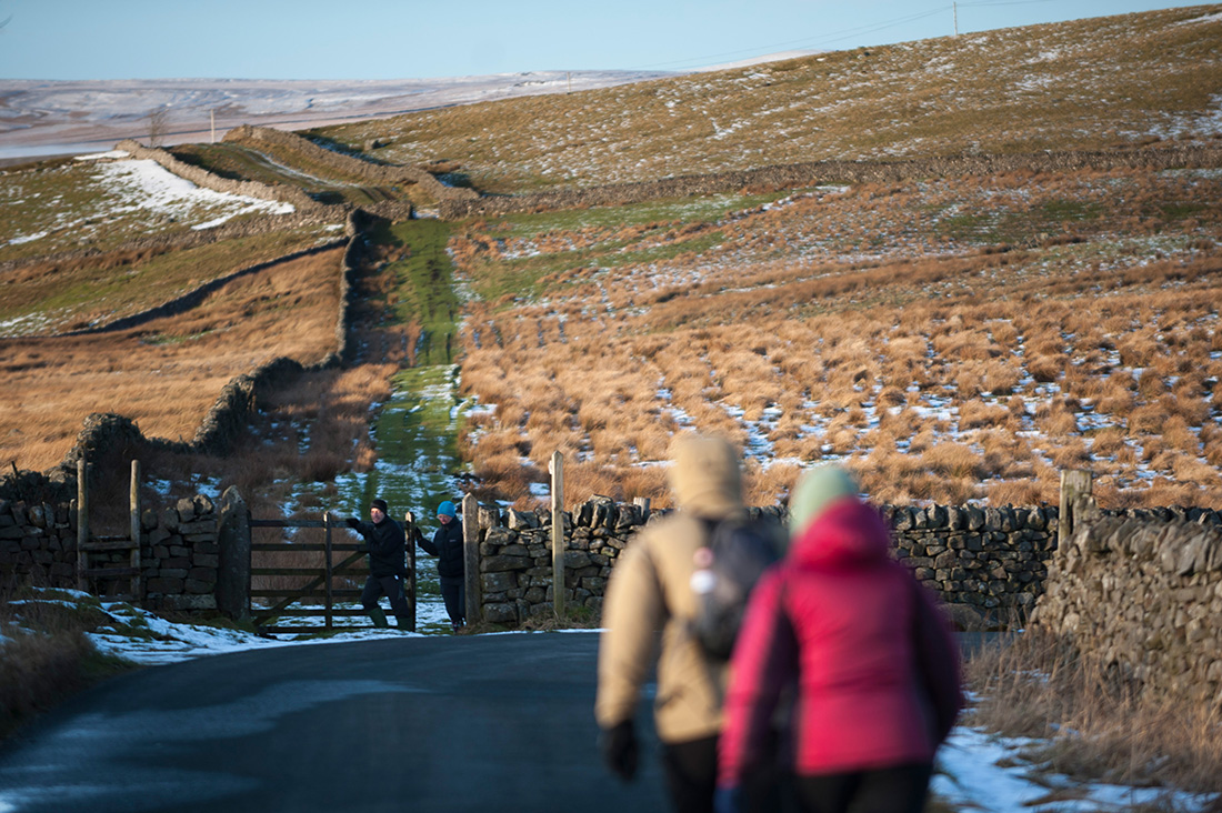 We know it's good to get into the countryside over #NewYear, but it's important to understand how the local Covid-19 restrictions now affect us.

In tiers 3 and 4 you should avoid travel outside your local area.

Updated info 👉 yorkshiredales.org.uk/category/covid…

#StaySafe

📷 Paul Harris