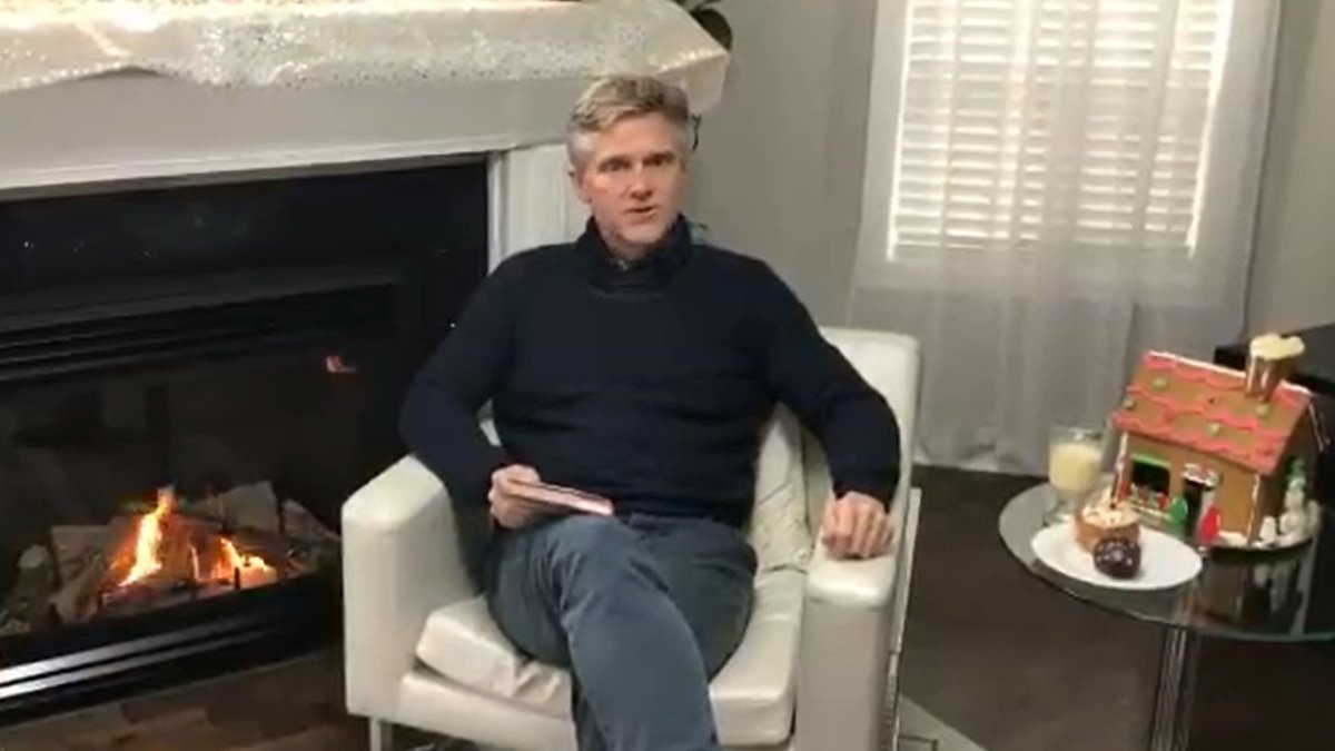 In a video posted on Twitter on Christmas Eve, the finance minister was shown sitting by a fireplace in a sweater with a gingerbread house and a little Christmas tree, drinking eggnog, asking people to stay home.

Except he wasn't there at all. He was o... nzherald.co.nz/world/ontario-…