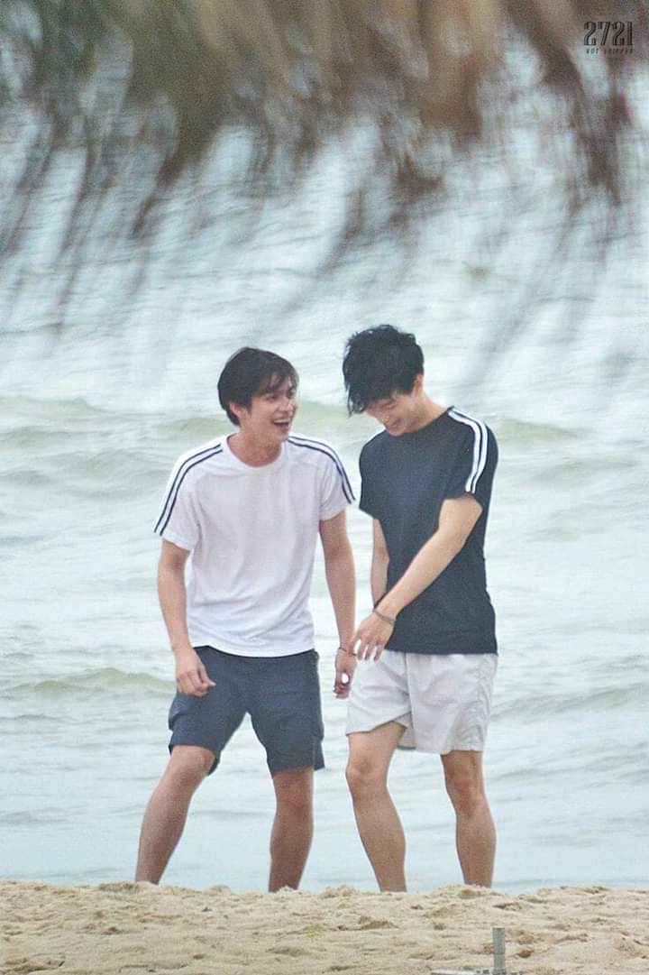 Inthupha2's tweet image. ขอบคุณนะที่มาเป็นความสุขในปีนี้
เเละจะเป็นความทรงจำที่ดีที่สุด
ตลอดไป
พวกเราคิดถึงพวกเธอมากนะ
กลับมาเป็นของขวัญปีใหม่ให้พวกเราก็ได้นะ
คิดถึงเสมอ สารวัตร&amp;amp;ไทน์😢💗