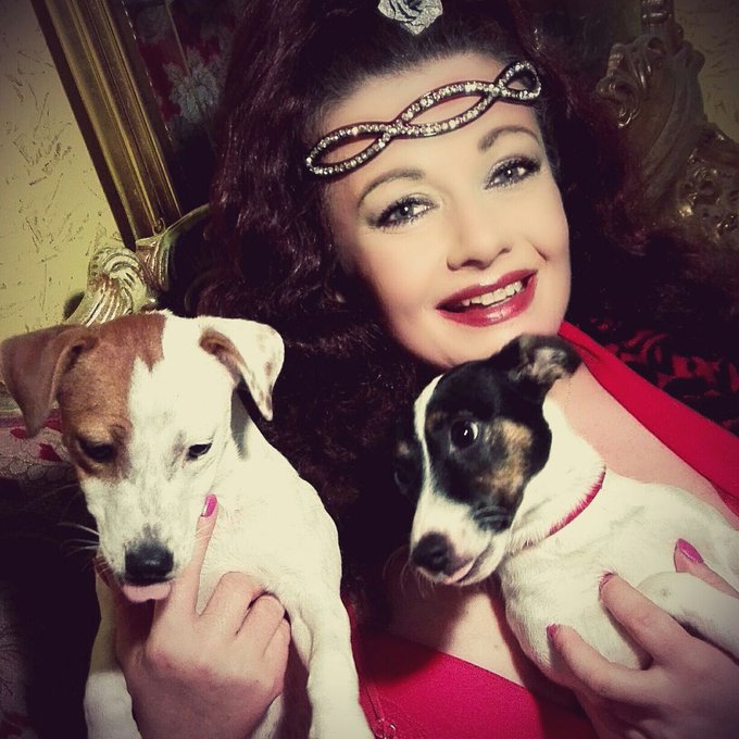 Ciao ragazzi vi aspetto su onlyfans per interagire con me .. sono insieme ad Eva e Shila. Bacioni da<a href="/tag/friends"class="tags"><span>#friends</span></a><a href="/tag/actress"class="tags"><span>#actress</span></a><a href="/tag/star"class="tags"><span>#star</span></a><a href="/tag/foryou"class="tags"><span>#foryou</span></a><a href="/tag/fan"class="tags"><span>#fan</span></a><a href="/tag/artista"class="tags"><span>#artista</span></a>