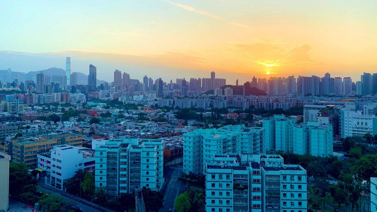 hkbaptistu's tweet photo. 2020 is finally coming to an #end, so we post a beautiful #sunset scene taken at AAB@BU as a full stop to the year!
#baptistuniversityroad #AAB #snapshot #saygoodbyeto2020 https://t.co/5gp0FCWUai