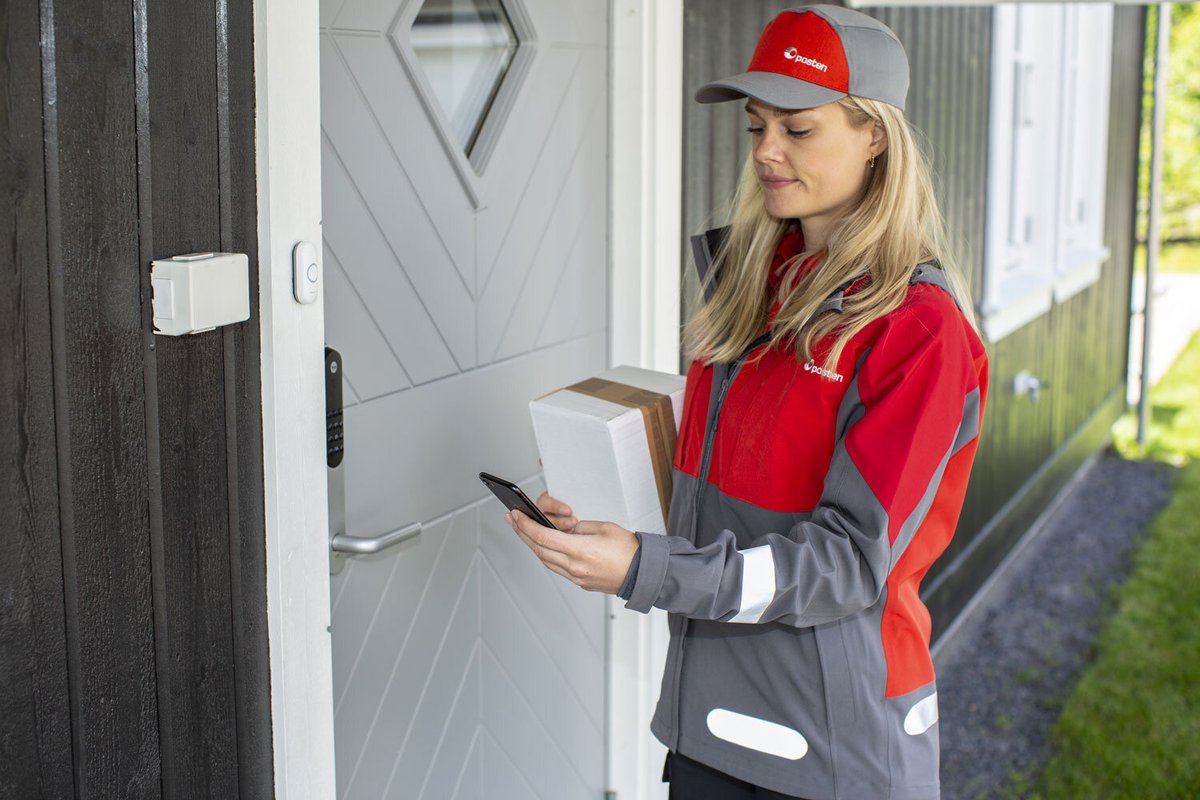 UPU_UN's tweet photo. #ThrowbackThursday: Grocery delivery, parcel lockers, and #innovation at #PostenNorge https://t.co/IVYdlVfenN #COVID19 @PostalHubPod @postalnews @PostEurop @postennorge https://t.co/HPDTOAq34l