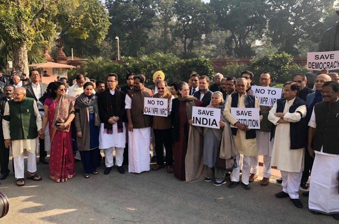 This thread is for hungry journalist and ppl in Media who feed themselves on bad mouthing RG- also known as Godi Media.. WHERE IS RG- HERE IS RG @RahulGandhi in 2020:January: Protested outside Parliament against unconstitutional CAA  #Flashback2020