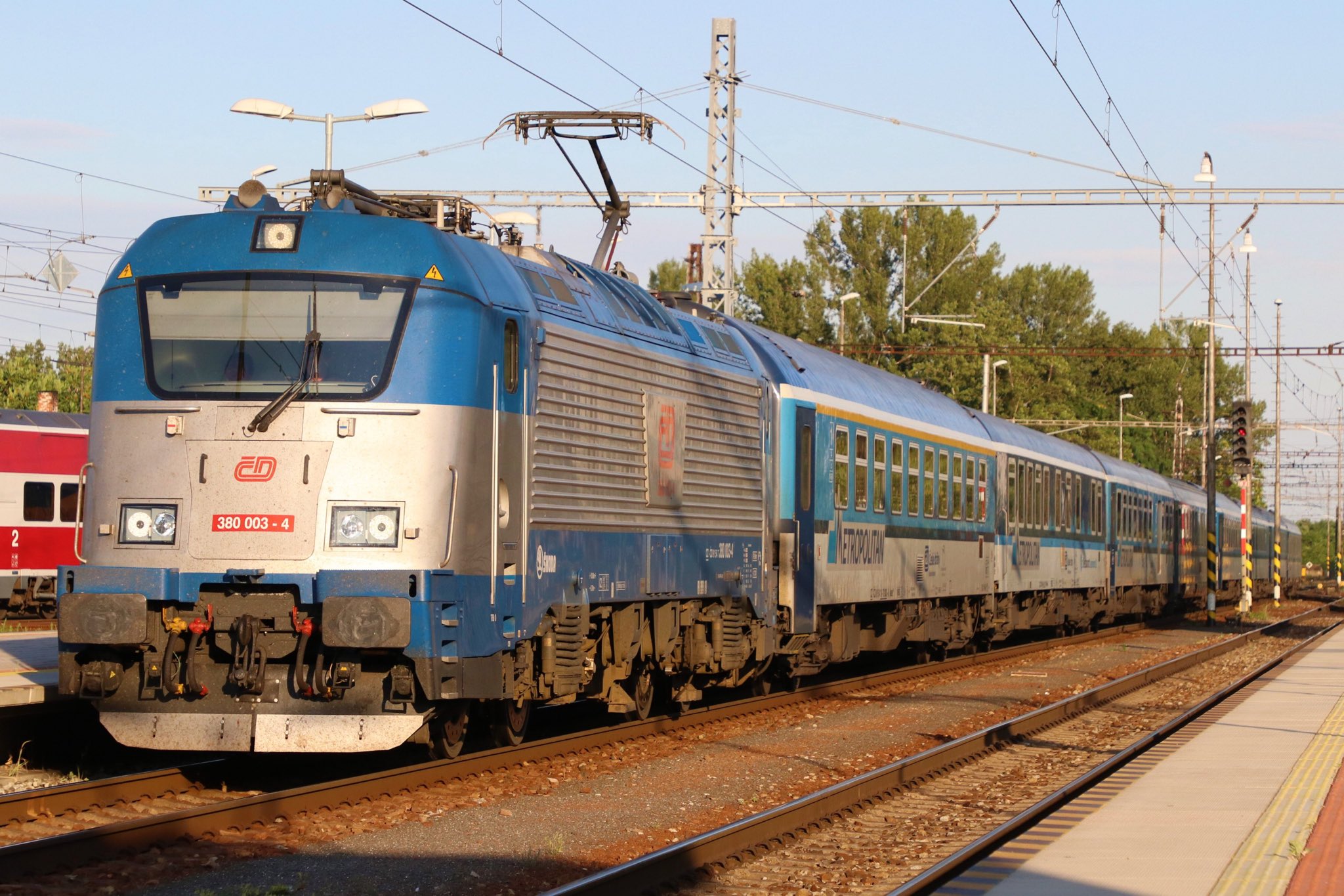 わきげ 今年の暮れくらいには行けるようになってるといいな チェコ鉄道380型機関車 エミール ザトペック