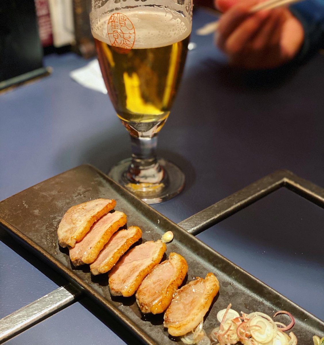 afroblueblue's tweet photo. 太く長く🍜

#鴨も寒鰤も最高美味かった🍣
#年越しそば😋 
#roppongi 
#つるとんたん

#1年お疲れ様でした🍻 https://t.co/a4bSAlHkDx