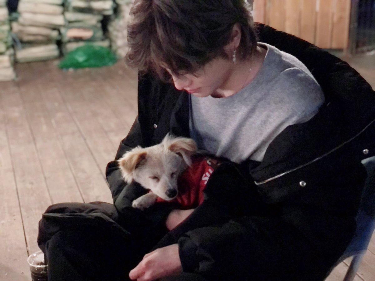 the same two Taeyong pictures again and again bcs he breathed, a thread.